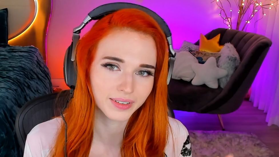 Рекламу Twitch-стримера в джакузи убрали на стриминговом сайте 1 Амурант