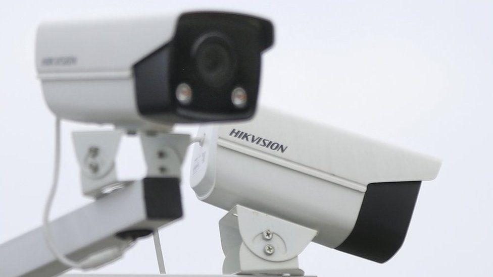 Hikvision производит ряд продуктов, включая камеры.