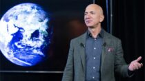 Джефф Безос со своим братом отправятся в космос в полете Blue Origin