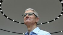 Сотрудники Apple митингуют против плана работы офиса
