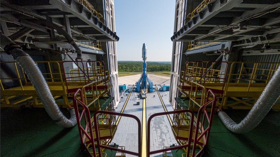 Индийская компания Bharti инвестирует 500 млн долларов в британский космический стартап OneWeb 1 OneWeb is due to launch another 36 satellites on Thursday.