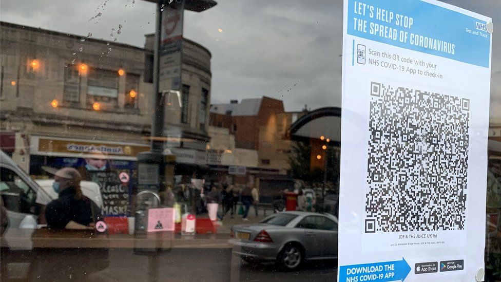 Что дальше с приложением для отслеживания контактов NHS Covid-19? 1 Venue check-in is to be scrapped, the Prime Minister has said.