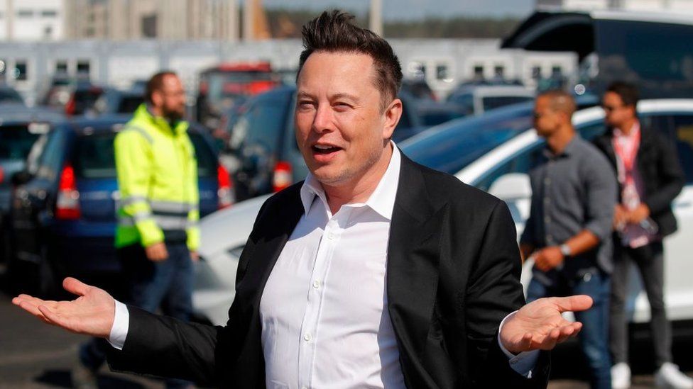 Рост прибыли Tesla благодаря рекордным поставкам автомобилей 2 Elon Musk recently said the firm may accept Bitcoin as a form of payment again in the future