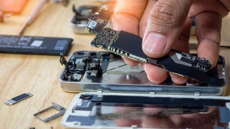 Право на ремонт набирает силу в США и Европе 3 There are a growing number of ways to fix devices independently of the manufacturers