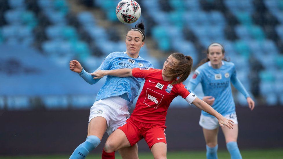 Стриминговый сервис DAZN стремится встряхнуть телевизионный спорт 6 Showing the women's UEFA Champions League for free could raise the profile of stars like Lucy Bronze says DAZN's CEO James Rushton