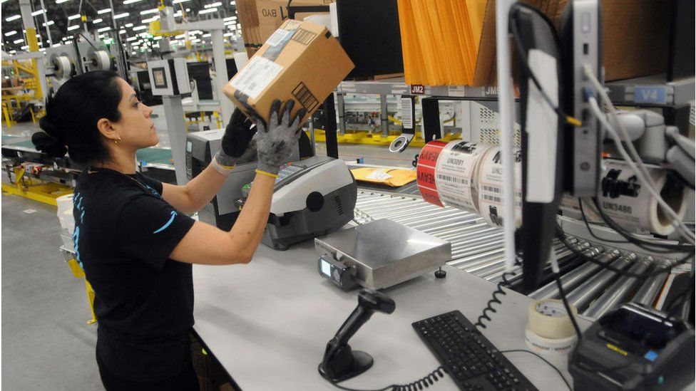 Amazon предлагает оплатить обучение в колледже для 750000 сотрудников в США 1 120487945 gettyimages 1136867741