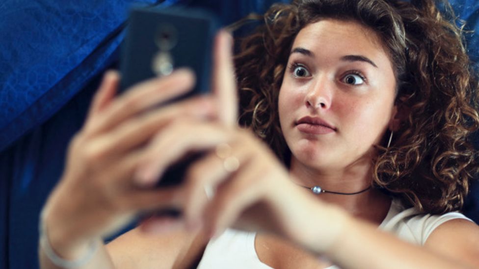 Facebook подвергается критике из-за секретного исследования подростков 1 Teenage girls can be very conscious of body image - and Instagram can make them feel worse, the internal studies showed