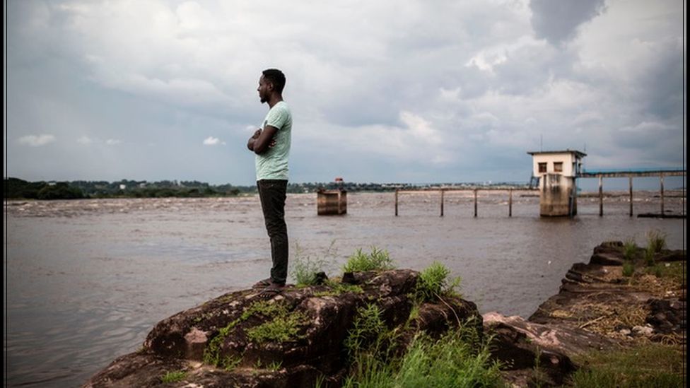 Высокоскоростной интернет через лучи света по воздуху 1 Getting broadband over the Congo is a challenge