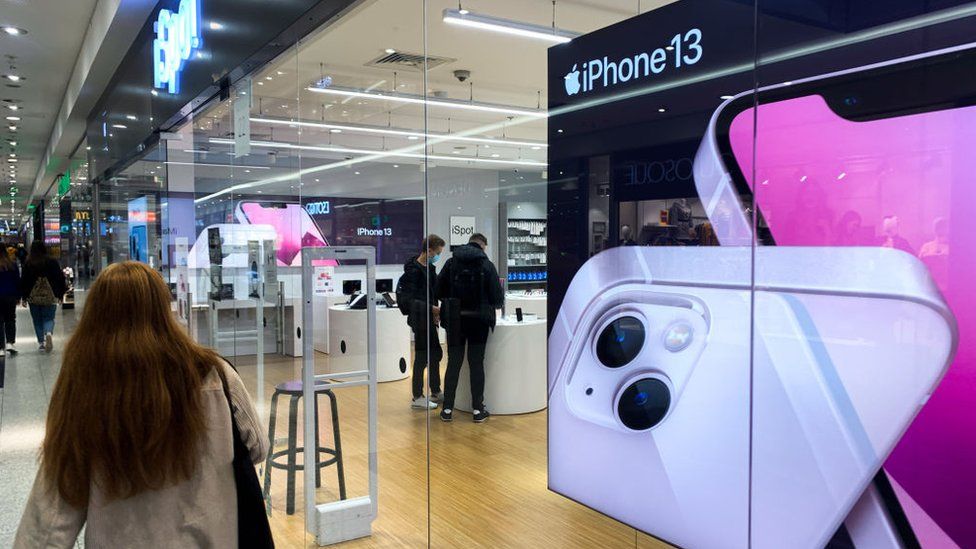 Акции Apple падают из-за сообщений о нехватке микросхем iPhone 13 1 121059674 iphone13