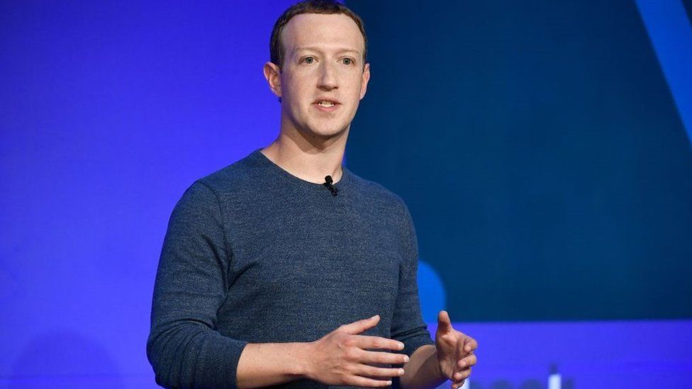 Facebook наймет 10000 в ЕС для работы над метавселенной 1 Image caption, Mark Zuckerberg has been a leading voice on the metaverse