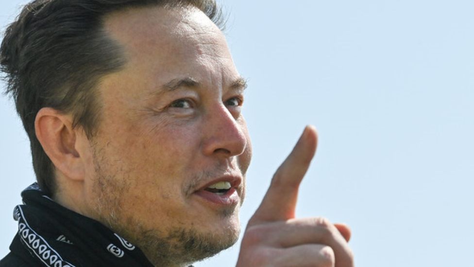 Техническая палатка: взгляд назад и вперед 5 Image caption, Elon Musk did not take kindly to being called "bonkers"