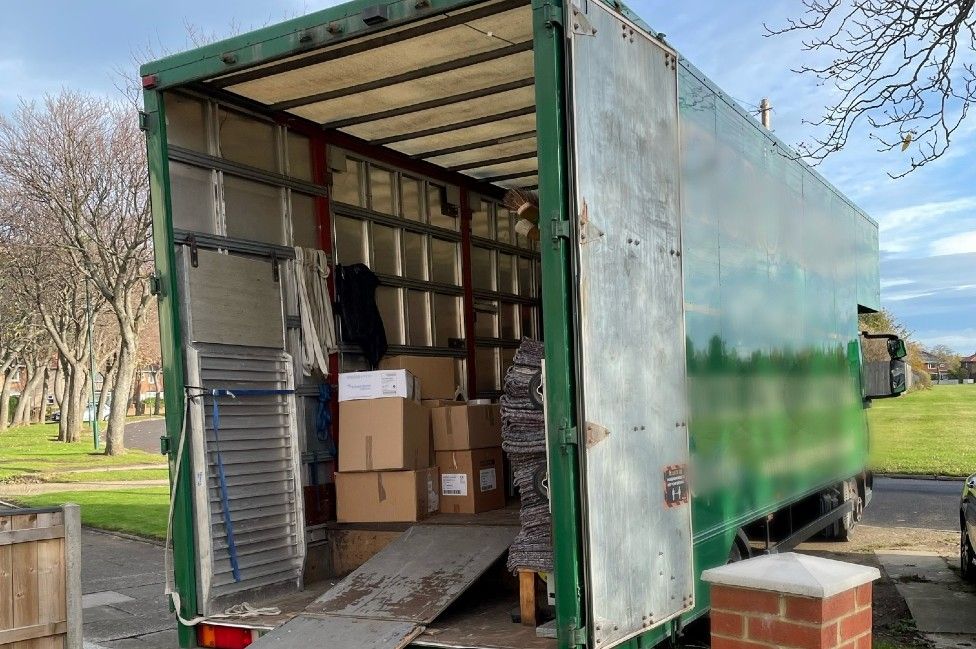 Premier Property Lawyers: Продажа домов остановлена из-за нарушения правил безопасности 2 Image caption, Mr Greenwood had moved out of his home and packed up the van before he was informed of the delay