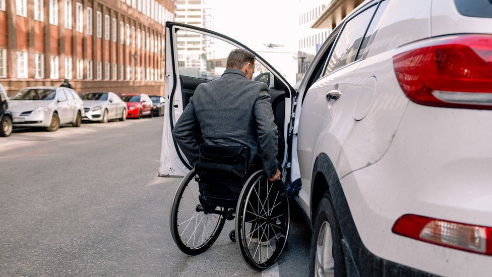 Управление юстиции подало на Uber в суд за завышение платы за людей с ограниченными возможностями 1 Uber