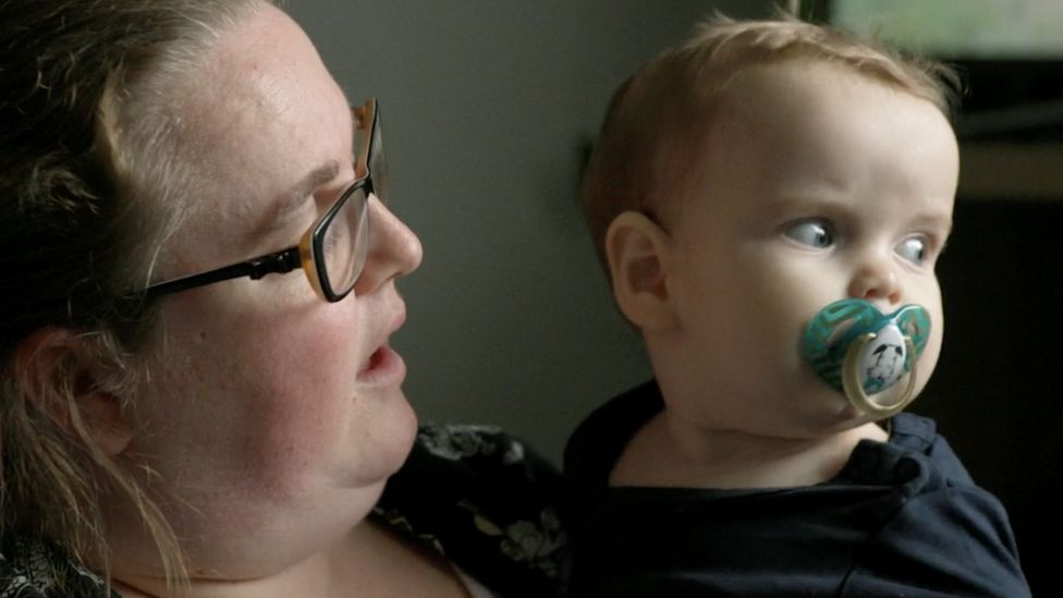 VR помогает родителям визуализировать детскую операцию 2 Аманда со своим шестимесячным сыном Арчи