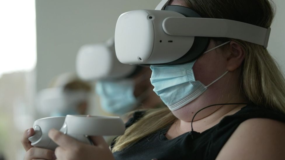 VR помогает родителям визуализировать детскую операцию 1 Аманда Михновец использовала VR-гарнитуру для визуализации изменений, которые внесет операция на голове для ее сына Арчи