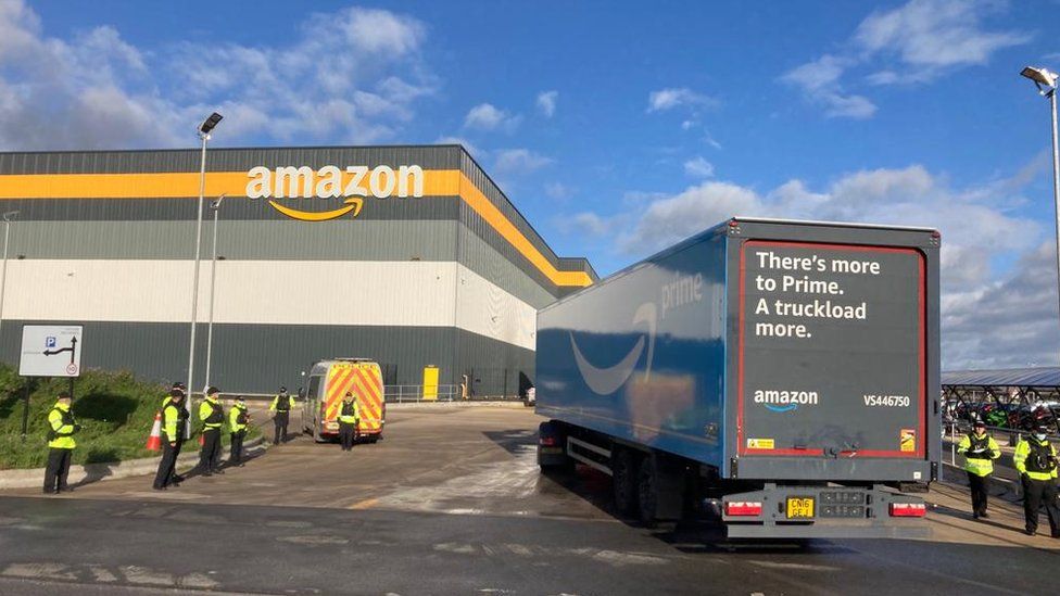 Склад Amazon в Бристоле возобновил работу после акции