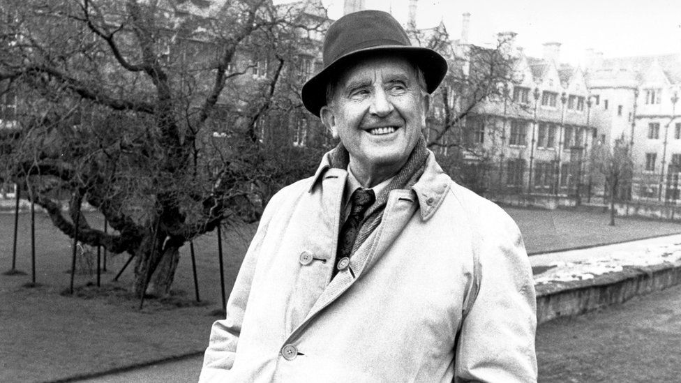 JRR Tolkien остается одним из самых знаменитых авторов фэнтези всех времен и народов