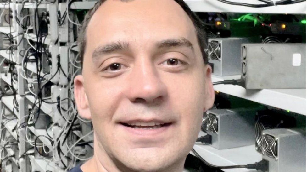 Отчет BBC о майнинге биткоинов использовался в криптомошенничестве 6 Фотография, использованная каналом, на которой утверждается, что это "Вадмир Певксий, генеральный директор B2C Mining".