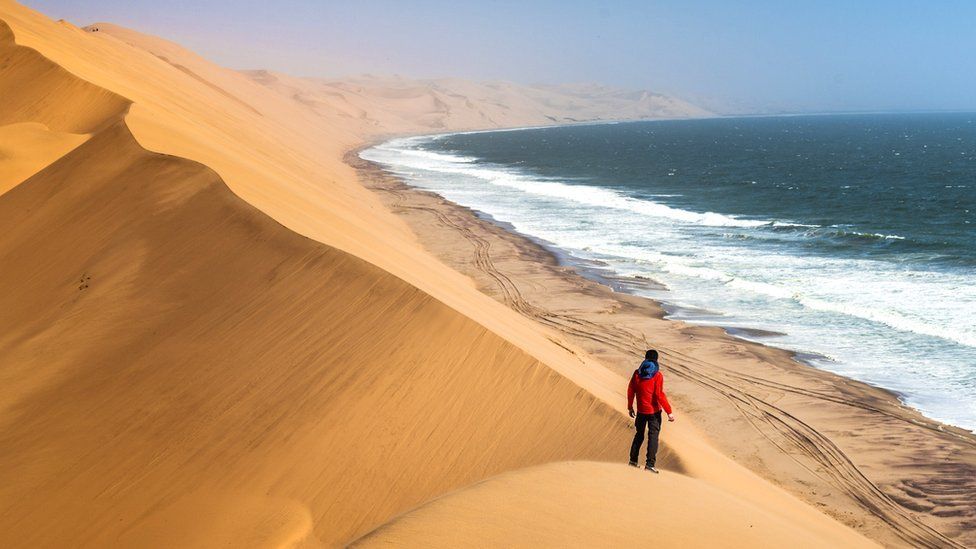 В Намибии изобилие солнечного света и ветра