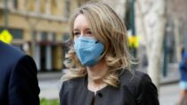 Элизабет Холмс: основательница Theranos осуждена за мошенничество