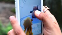 Pokemon Go: Полицейские уволены за погоню за Снорлаксом вместо грабителей
