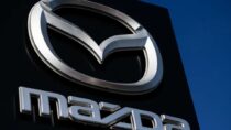 Техническая ошибка заставляет радиоприемники Mazda удерживать связь с NPR.