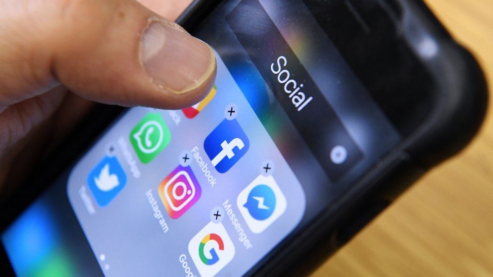 Вторжение в Украину: как война ведется онлайн 5 Facebook заявил, что отказался прекратить проверку фактов и маркировку контента государственных новостных организаций