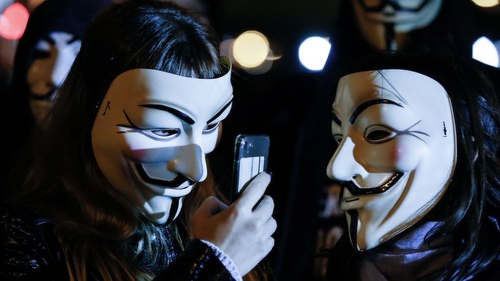 Хакерская группа Anonymous взяла в руки кибероружие против России