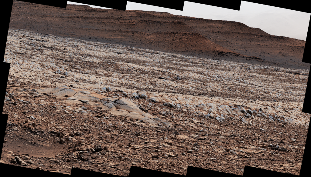 Марсоход NASA Curiosity изменил маршрут в сторону от скал "Gator-Back"