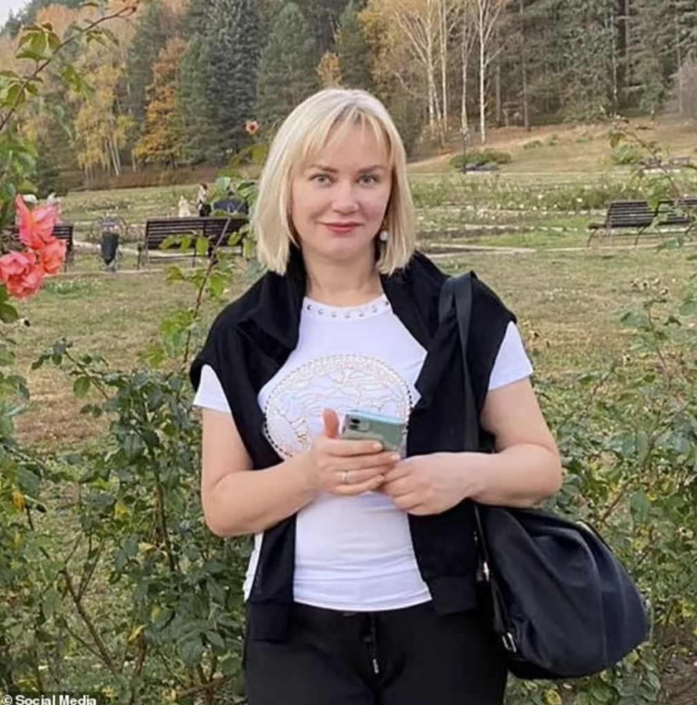 Рядом с телом 51-летнего мультимиллионера Владислава Аваева находились его "беременная" жена Елена (на фото), 47 лет, и младшая дочь Мария, 13 лет.