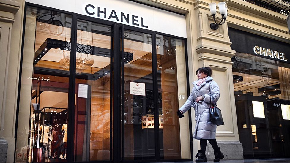 Закрытый магазин Chanel в москве. санкции 