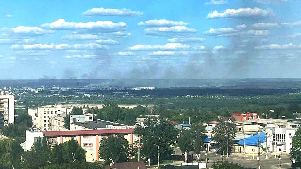 Из Лисичанска был виден дым, поднимающийся над Северодонецком
