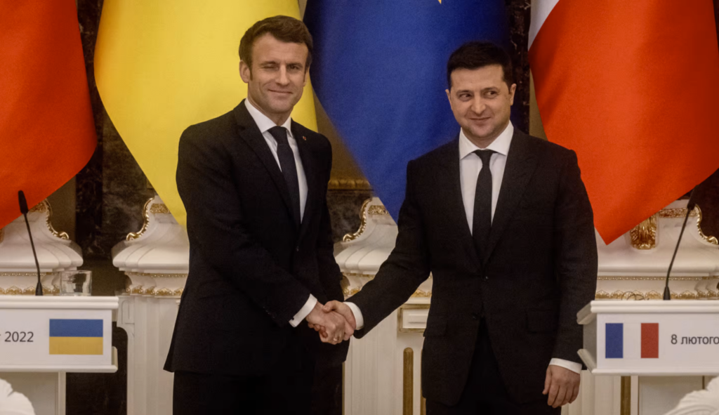 Макрон попросил Украину пойти на уступки в вопросе суверенитета, заявил Зеленский