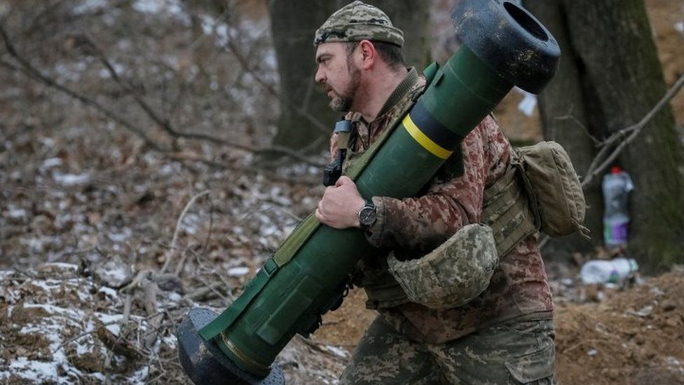 США поставляют Украине противотанковые ракеты Javelin