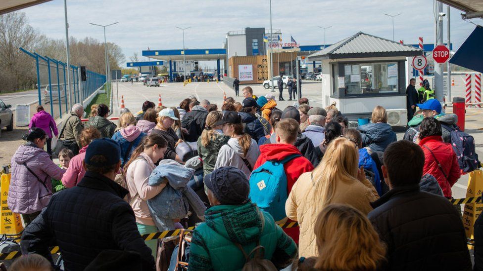 Сотни несопровождаемых подростков подали заявления на въезд в Великобритания, спасаясь от войны в Украине