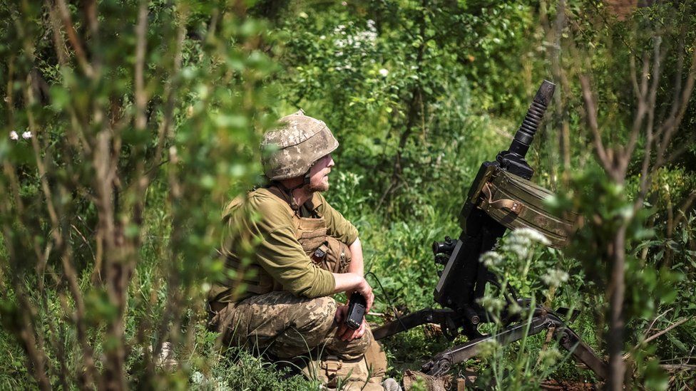Украинские войска пытаются удержать города-близнецы вопреки непрекращающемуся российскому наступлению