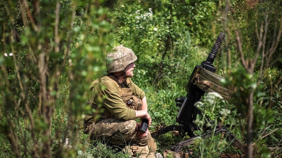 Война в Украине: россия стремится «уничтожить» Донбасс, заявил Зеленский 2 Украинские войска пытаются удержать города-близнецы вопреки непрекращающемуся российскому наступлению