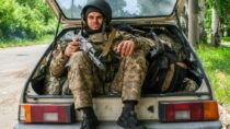 Северодонецк: Украина отдает приказ о выводе войск из ключевого восточного города