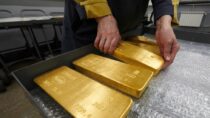 Война на Украине: Великобритания присоединилась к запрету на импорт российского золота
