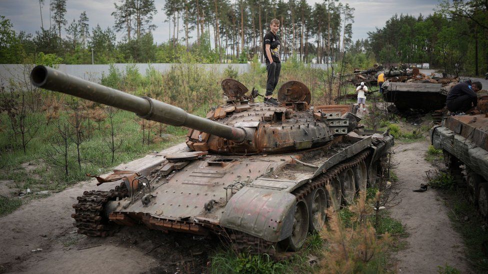 По оценкам, россия потеряла 700 танков в этом году