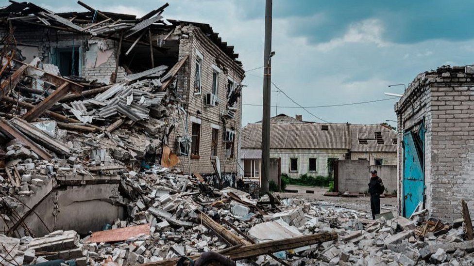 , A police station in Lysychansk destroyed by shelling