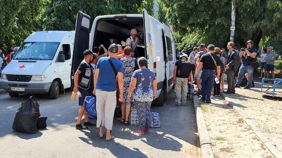 , A number of residents left Slovyansk on Wednesday morning as authorities urged people to leave