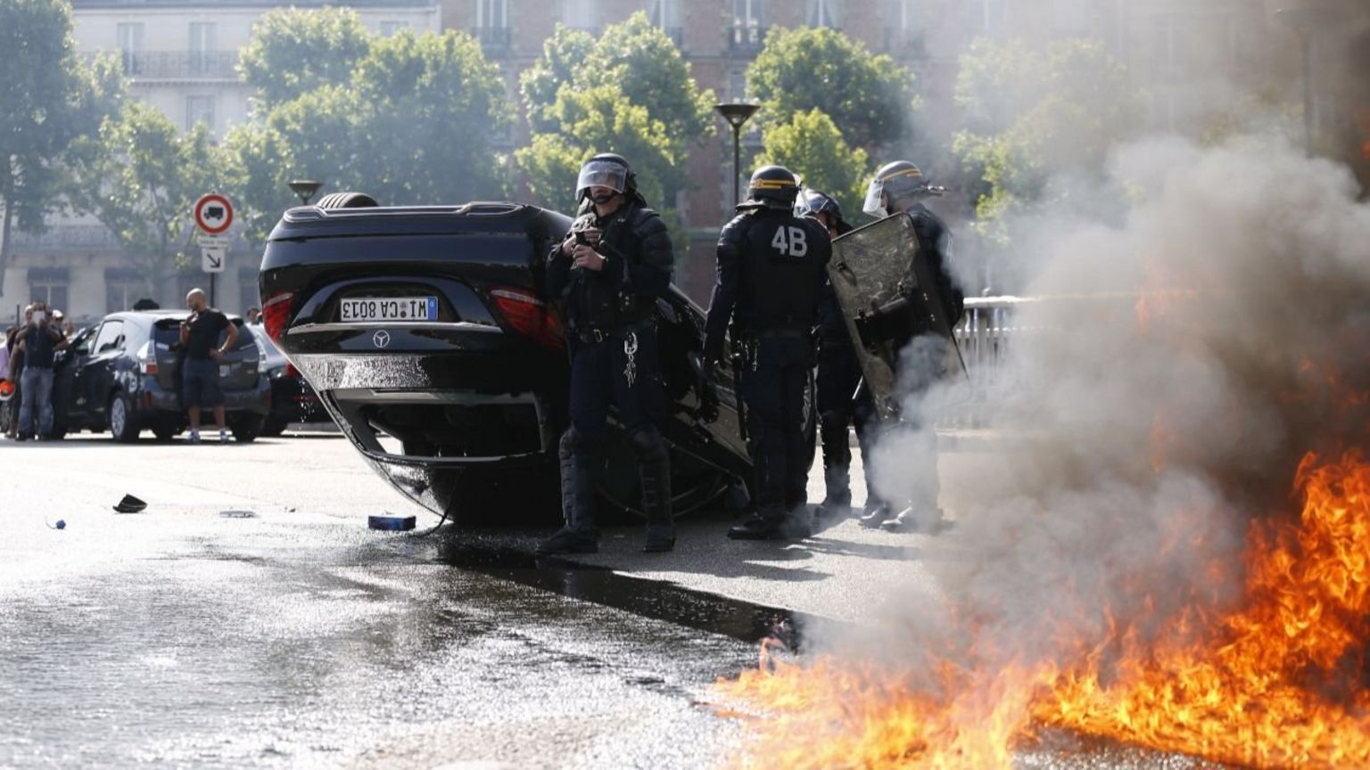Protests against UberPop turned violent. Paris, 25 June 2015