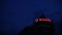 Отключение Rogers: почему обновление сети отключило миллионы жителей Канады