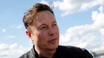 Илон Маск продает акции Tesla на 6,9 млрд долларов в связи с приближением судебного иска против Twitter