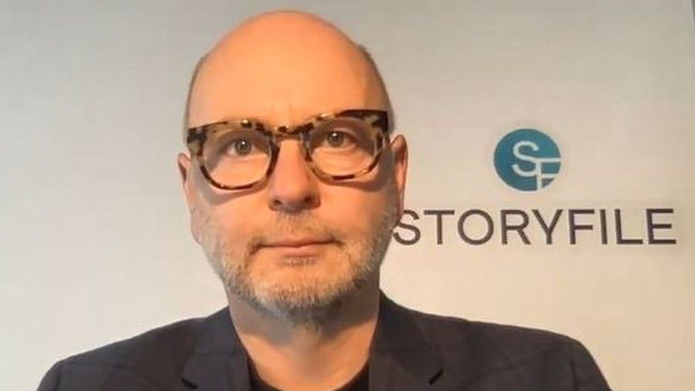 Холокост. Стивен Смит - сын миссис Смит - появляется в интерактивном видео на сайте StoryFile