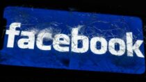 Ленты Facebook наводнены спамом от знаменитостей