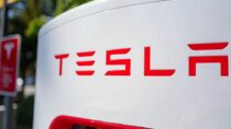 Tesla приказала отозвать более миллиона автомобилей в США