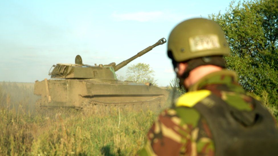 Ukrainian soldiers in the southern front line use an old Soviet self-propelled howitzer called 'Gvozdika'