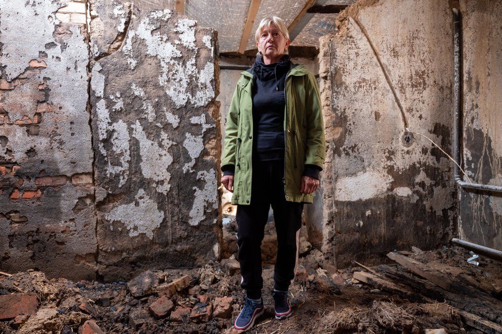 Разрушенный дом Любови Смирновой находится в одиннадцати милях от предполагаемой "новой границы" россии
